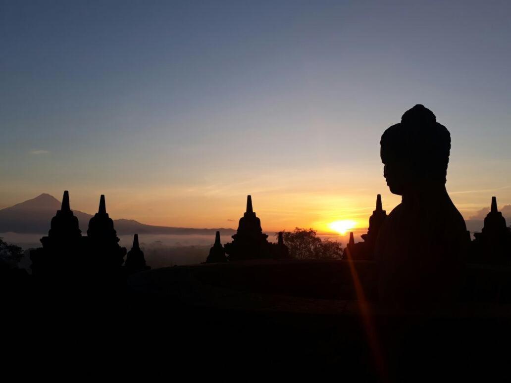 Penginapan & Guest House Mbok Dhe Borobudur Магеланг Экстерьер фото